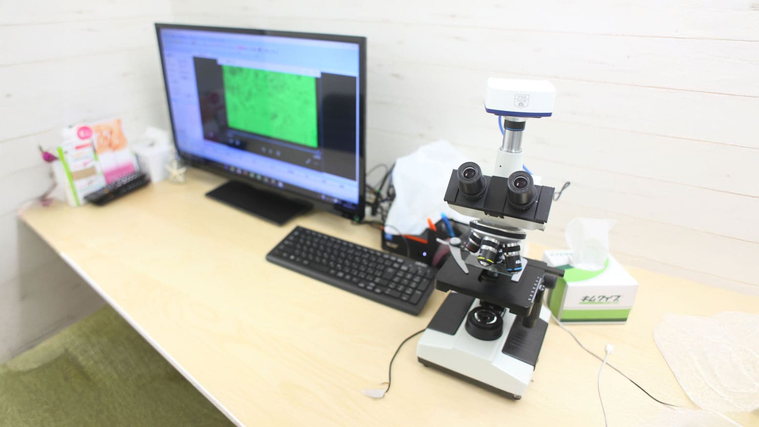 お口の中の細菌をリアルタイムで観察できる位相差顕微鏡